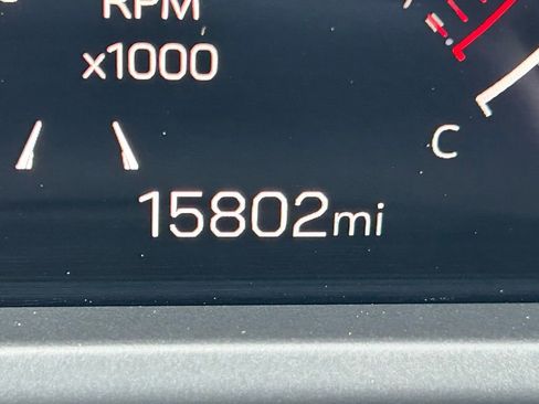 Used 2025 GMC Acadia Elevation image 33