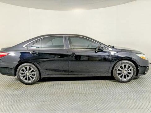 Used 2016 Toyota Camry XLE image 8