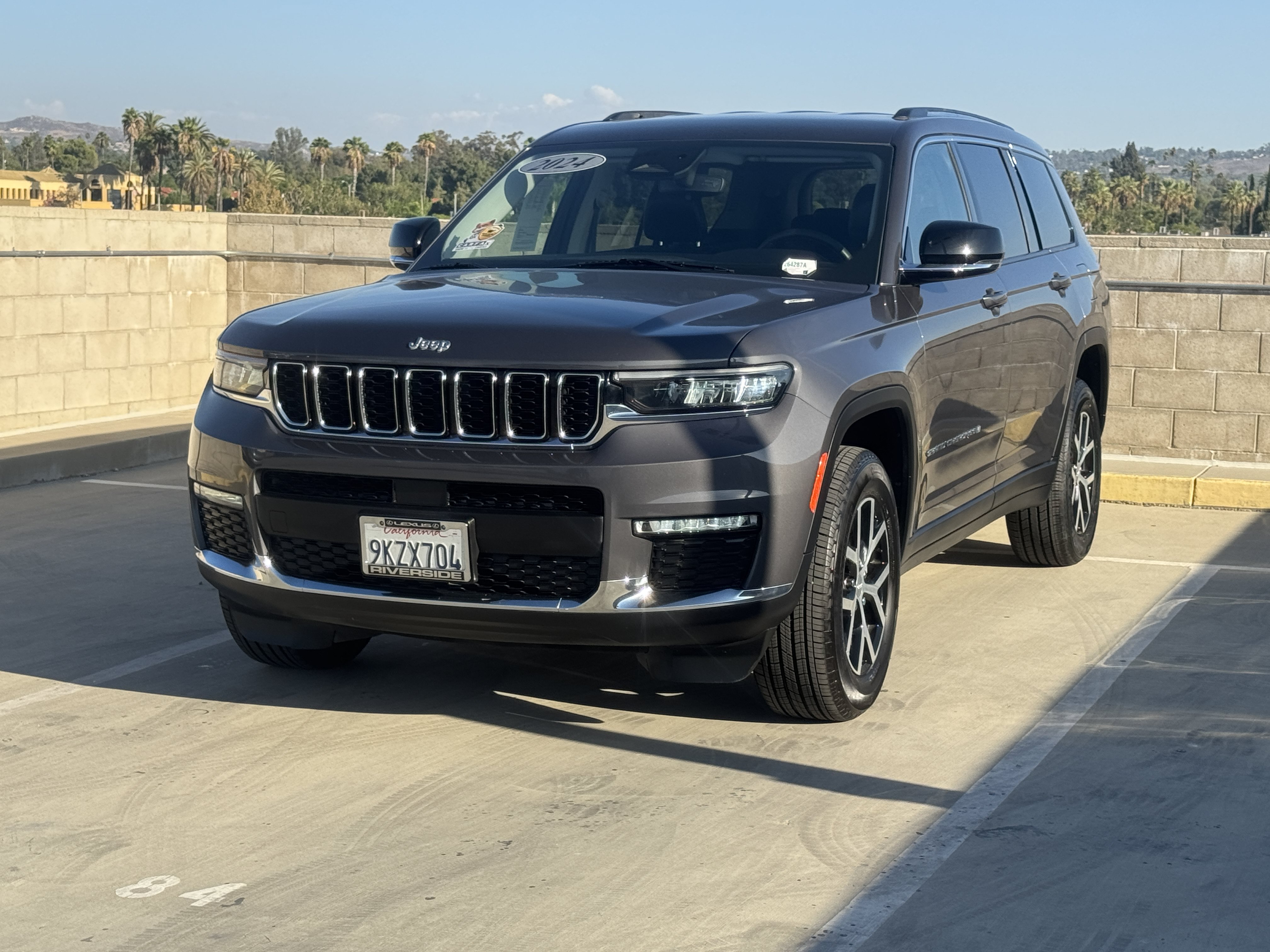 Used 2024 Jeep Grand Cherokee L Limited RWD image 4