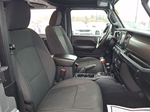 Used 2020 Jeep Wrangler Sport image 12