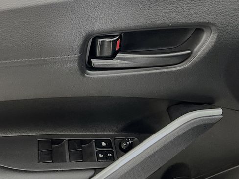 Used 2024 Toyota Corolla Cross LE image 17