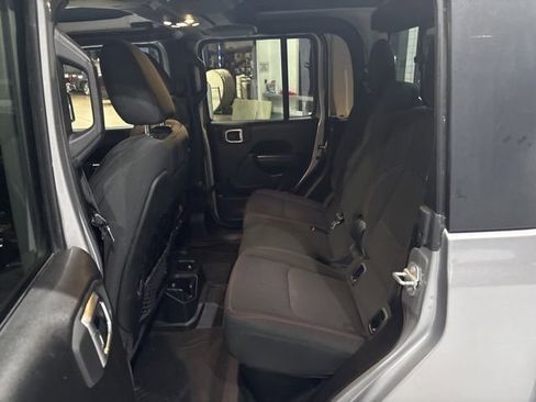 Used 2020 Jeep Gladiator Rubicon image 25