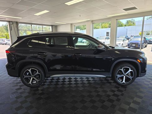 New 2026 Volkswagen Tiguan SE AWD/4WD image 2