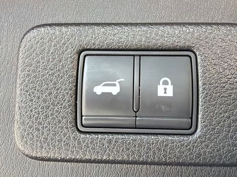 Used 2021 Nissan Armada Platinum w/ Captain's Chairs Package RWD image 19