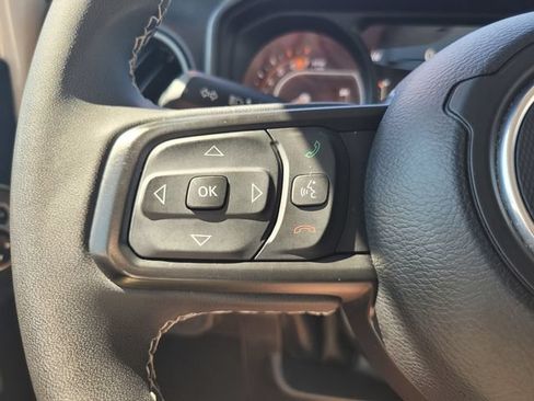 Used 2025 Jeep Wrangler Unlimited Rubicon AWD/4WD image 28