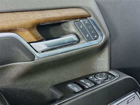 Used 2024 Chevrolet Silverado 3500 High Country w/ High Country Premium Package image 17