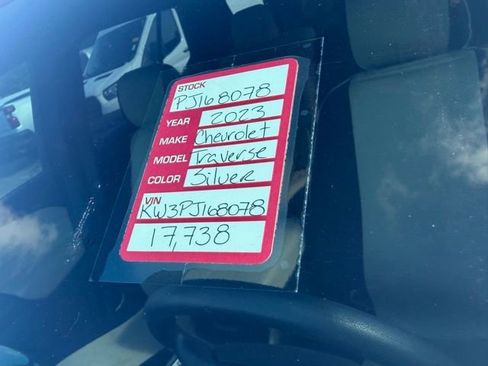 Used 2023 Chevrolet Traverse LS FWD image 5