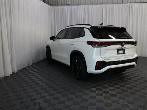 New 2025 Volkswagen Tiguan SE R-Line AWD/4WD image 21