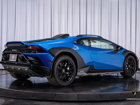 Used 2024 Lamborghini Huracan Sterrato image 24