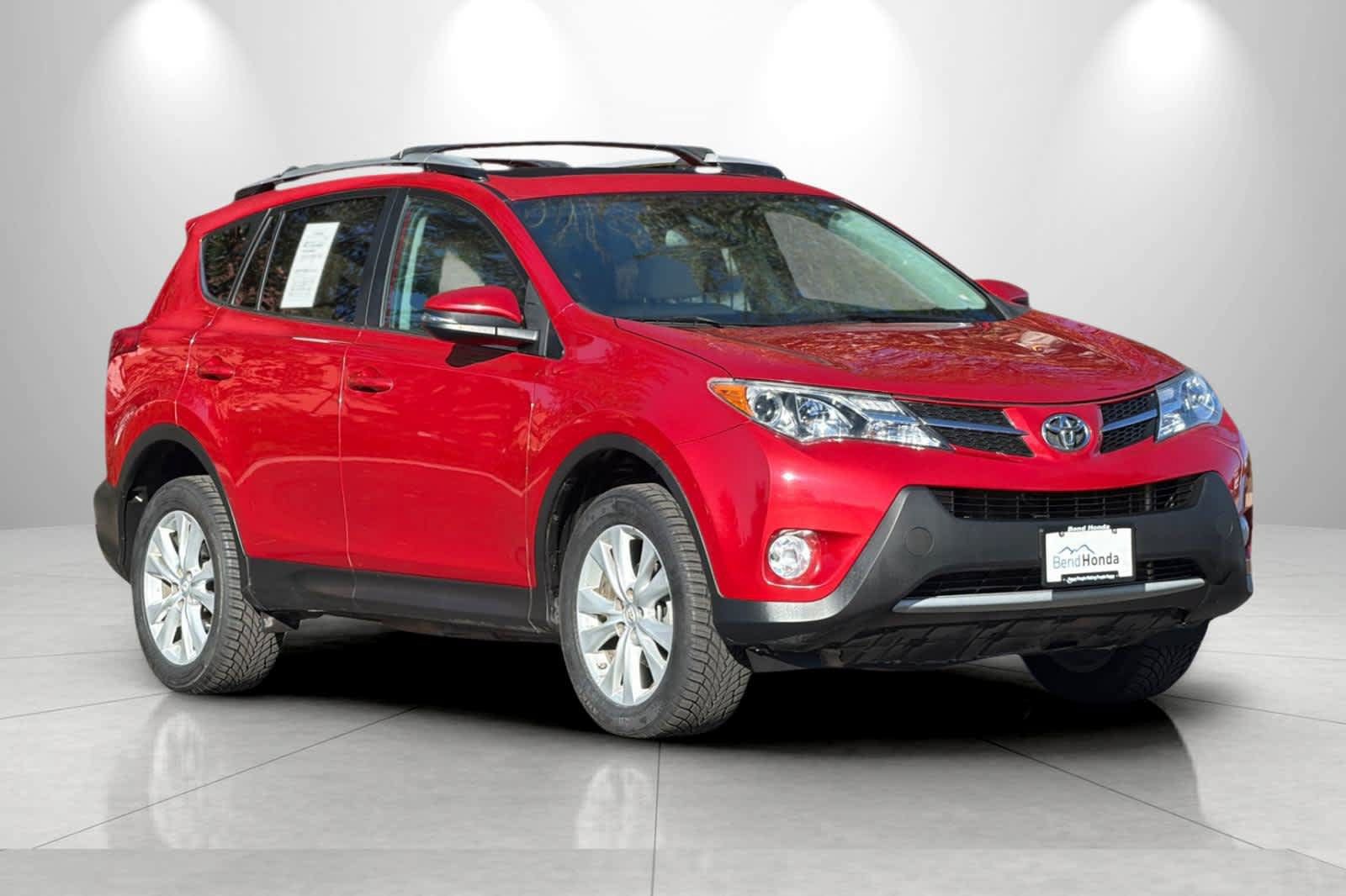 Used 2014 Toyota RAV4 Limited w/ Technology Package AWD/4WD image 9
