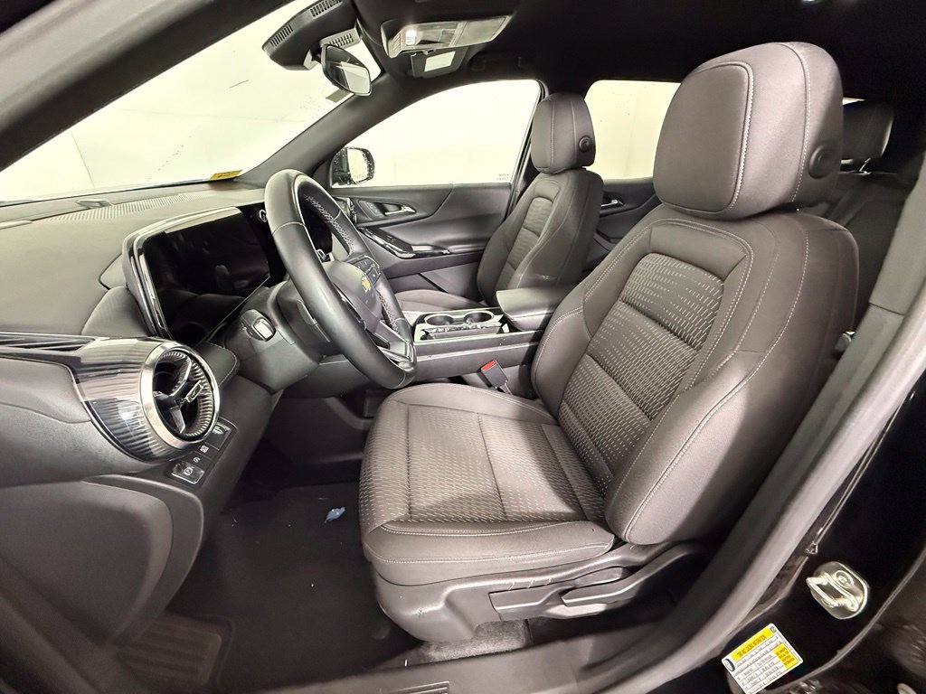 Used 2025 Chevrolet Equinox LT FWD image 4