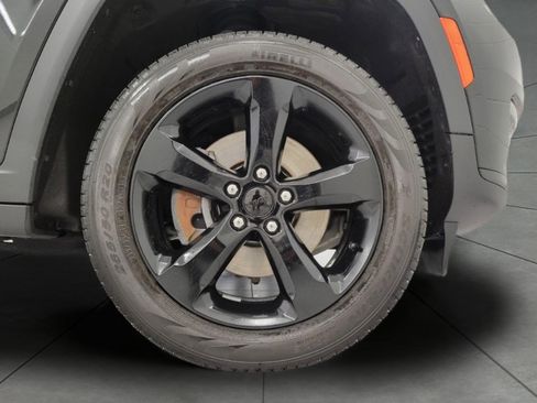 Used 2024 Jeep Grand Cherokee L Limited w/ Black Appearance Package image 3