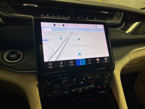 Used 2022 Jeep Grand Cherokee Limited 4xe w/ Luxury Tech Group II image 25