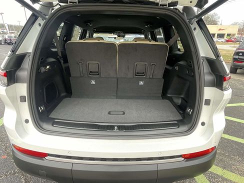 New 2026 Jeep Grand Cherokee L Limited RWD image 4