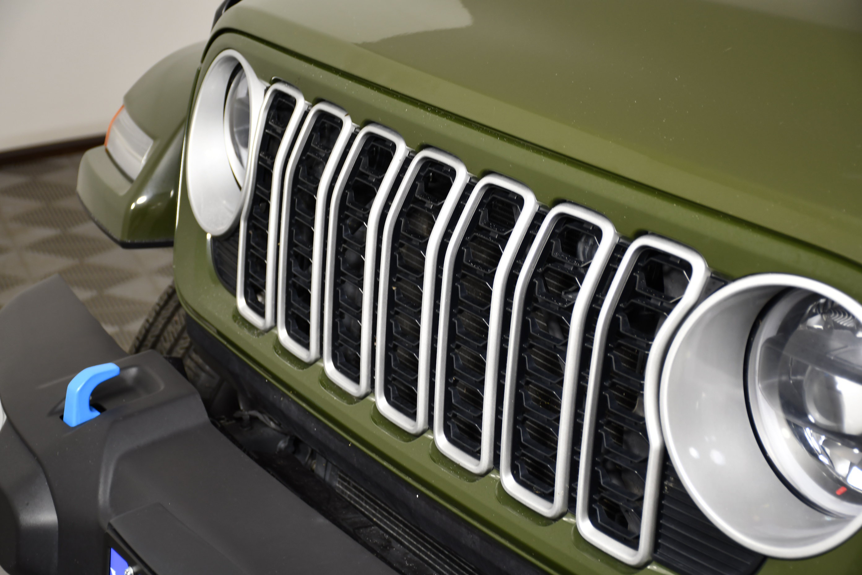 Used 2024 Jeep Wrangler Unlimited Sahara AWD/4WD image 11