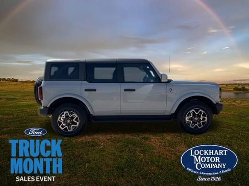 New 2026 Ford Bronco Outer Banks image 8