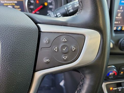Used 2023 GMC Terrain SLT image 22