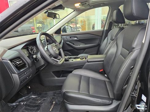 Used 2022 Nissan Rogue SV w/ SV Premium Package image 21