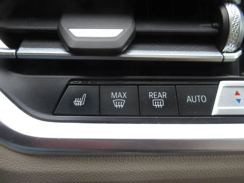 Used 2022 BMW 330i xDrive Sedan w/ Premium Package AWD/4WD image 36