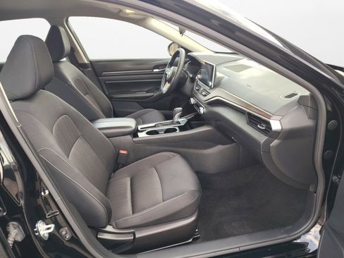 Used 2024 Nissan Altima 2.5 SV image 23