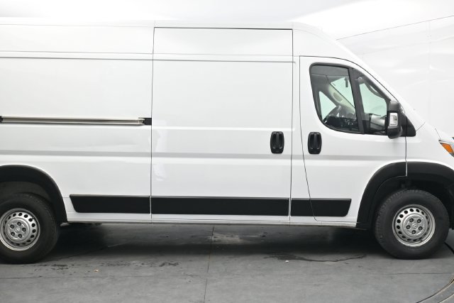 Used 2026 RAM ProMaster 2500 w/ Convenience Group FWD image 9