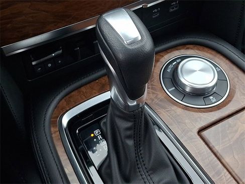 Used 2024 Nissan Armada SL w/ Captain's Chairs Package image 15