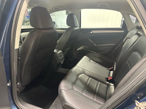 Used 2020 Volkswagen Passat 2.0T SE image 17