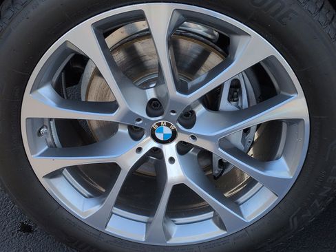 Used 2026 BMW X5 xDrive40i w/ Premium Package image 13