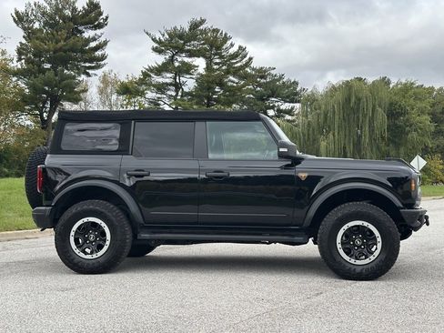 Used 2022 Ford Bronco Badlands image 8
