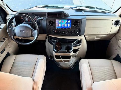 Used 2014 Ford E-450 and Econoline 450 Super Duty w/ Motorhome Prep Package RWD image 9