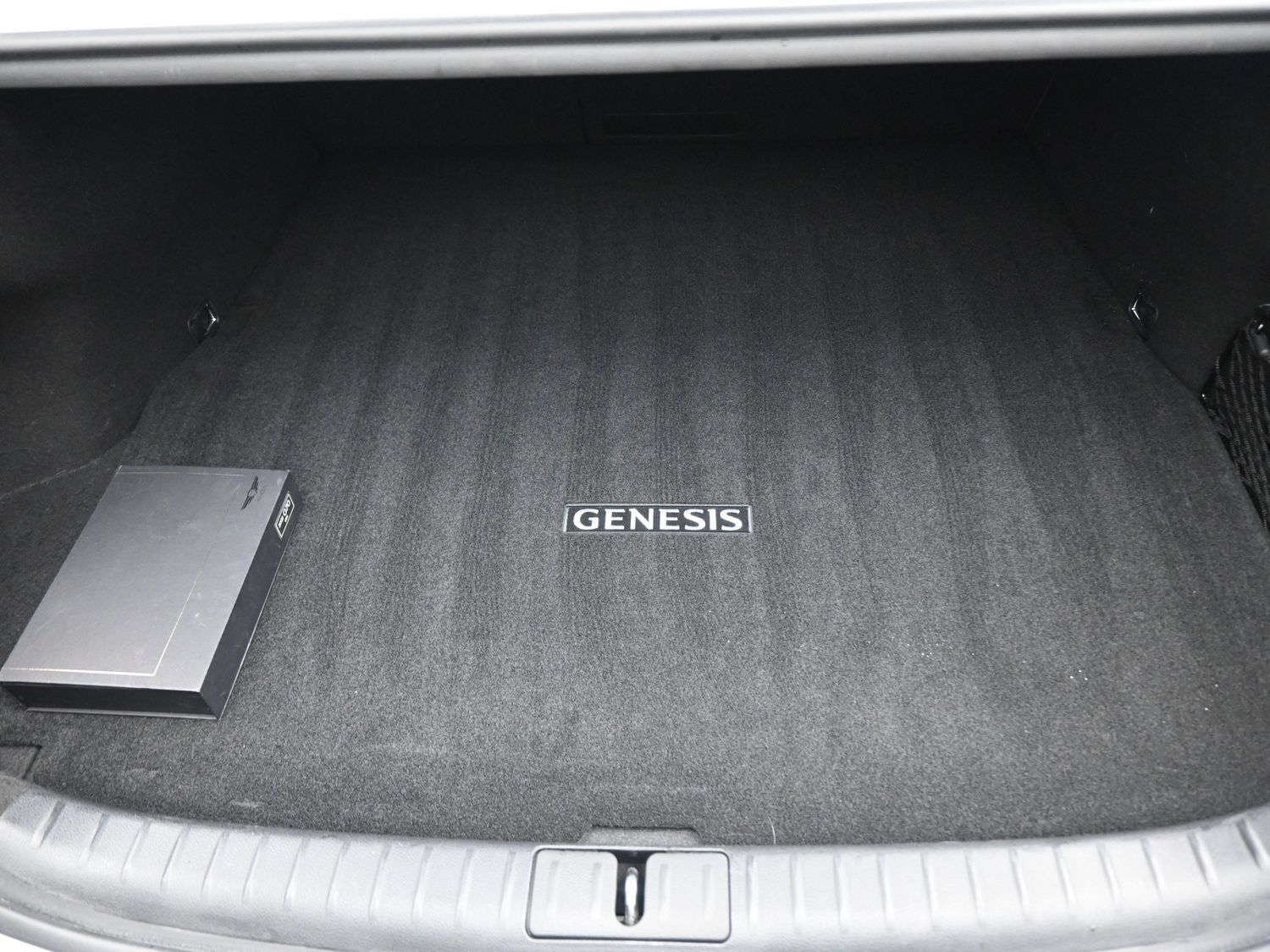 Used 2022 Genesis G70 3.3T RWD image 12