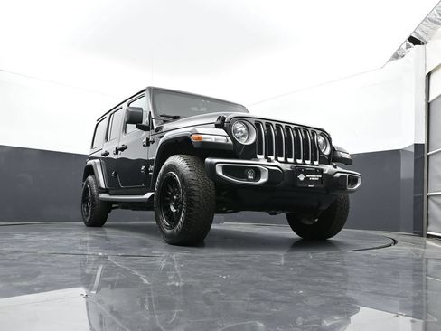 Used 2020 Jeep Wrangler Unlimited Sahara AWD/4WD image 28