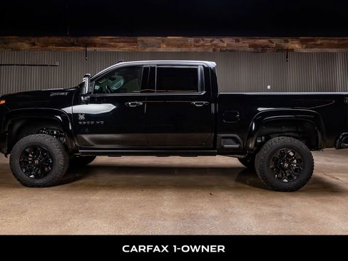 Used 2024 Chevrolet Silverado 2500 LTZ w/ LTZ Plus Package image 5