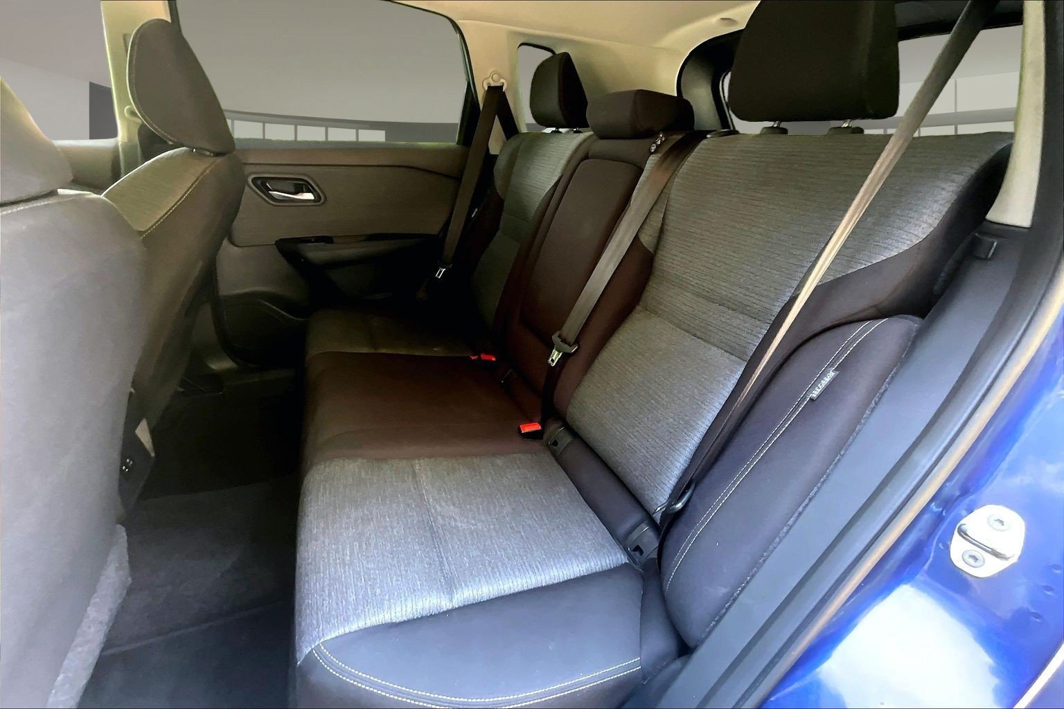 Used 2023 Nissan Rogue SV AWD/4WD image 24