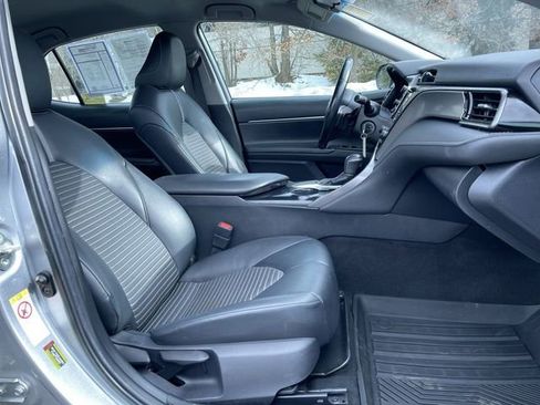 Used 2019 Toyota Camry SE image 25