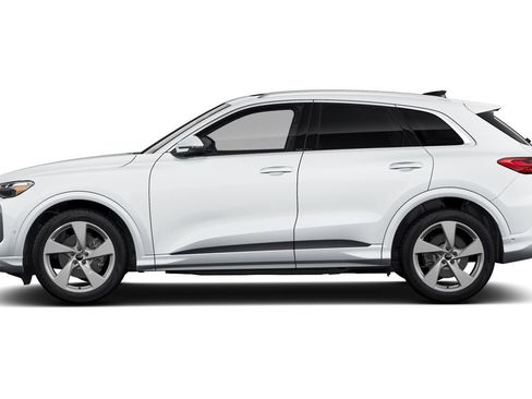 Certified 2025 Audi Q5 Prestige AWD/4WD image 8