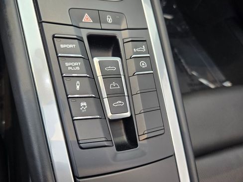 Used 2015 Porsche 911 Turbo AWD/4WD image 21