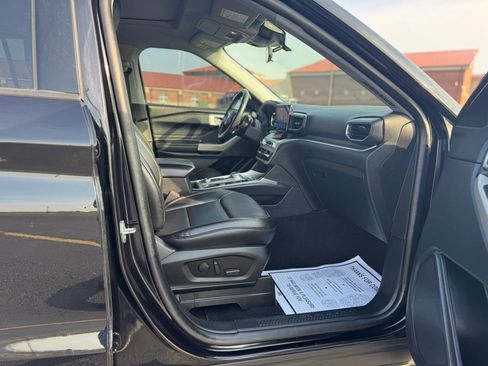 Used 2020 Ford Explorer XLT w/ Equipment Group 202A image 14