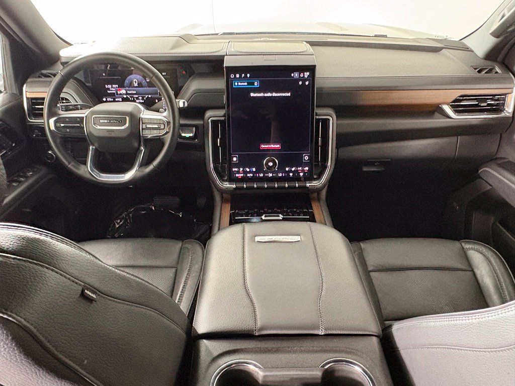 Used 2025 GMC Yukon XL Denali AWD/4WD image 46