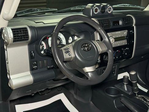 Used 2007 Toyota FJ Cruiser 4WD image 42