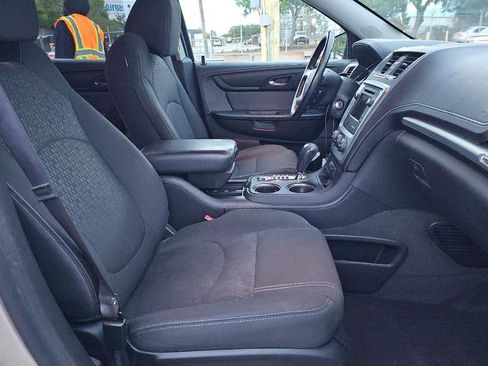 Used 2013 GMC Acadia SLE image 6