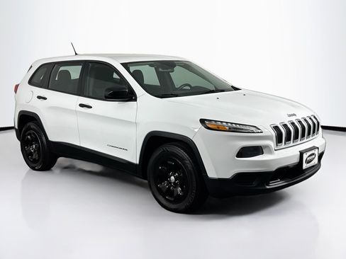 Used 2016 Jeep Cherokee Sport w/ Cold Weather Group AWD/4WD image 2