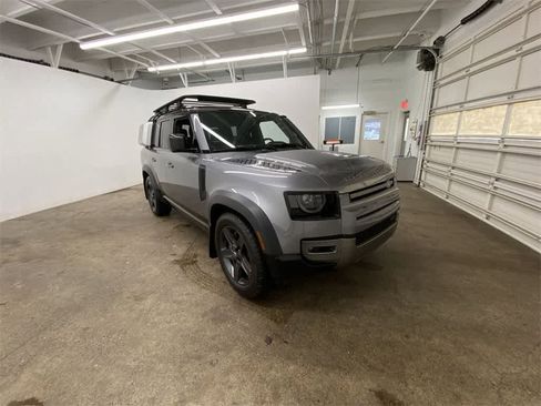 Used 2023 Land Rover Defender 130 X-Dynamic SE image 8