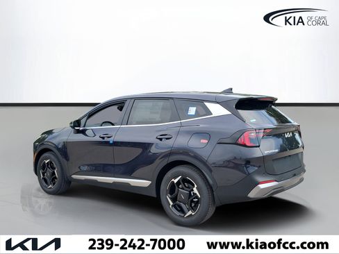 New 2026 Kia Sportage EX FWD image 4