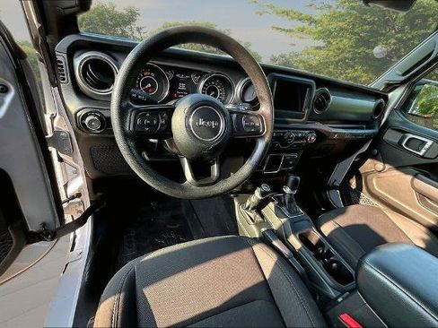 Used 2023 Jeep Wrangler Sport AWD/4WD image 5