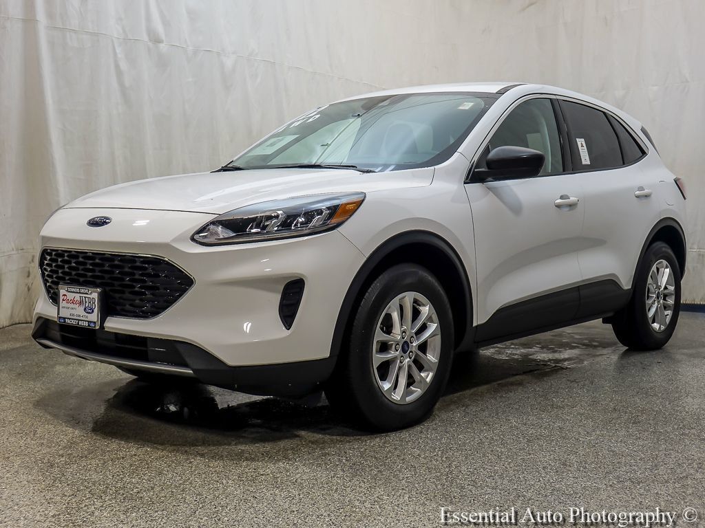 Used 2022 Ford Escape SE w/ Cold Weather Package AWD/4WD image 2