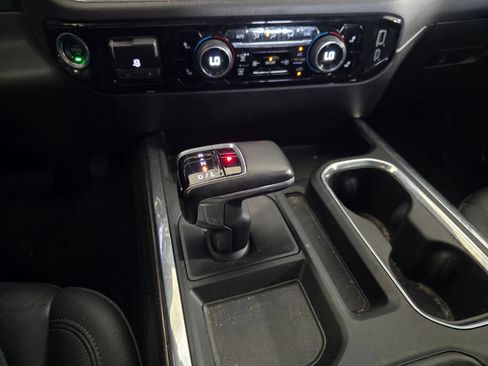 Used 2023 Chevrolet Silverado 1500 LT Trail Boss w/ LT Trail Boss Premium Package AWD/4WD image 18