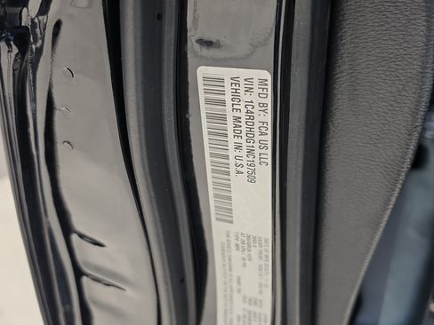 Used 2022 Dodge Durango GT RWD image 34