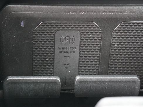 Used 2024 RAM 1500 Laramie AWD/4WD image 38