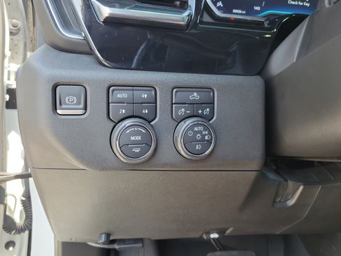 Used 2022 Chevrolet Silverado 1500 RST w/ Convenience Package II AWD/4WD image 19